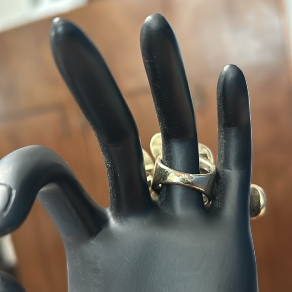 Large twin flowers ring gold tone with gems size 6 white and black - Picture 3 of 5